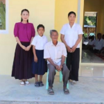 ផ្ទះទេវតា១ខ្នងដោយមានភ្ជាប់ប្រព័ន្ធទឹកស្អាត និងភ្លើងសូឡា ជាអំណោយដ៏ថ្លៃថ្លារបស់សម្តេចតេជោ ហ៊ុន សែន និងសម្តេចកិត្តិព្រឹទ្ធបណ្ឌិត ប៊ុន រ៉ានី ហ៊ុនសែន